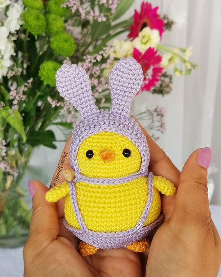 Low Sew Crochet Pattern | Easter Chubby Chick Amigurumi in Bunny Hat