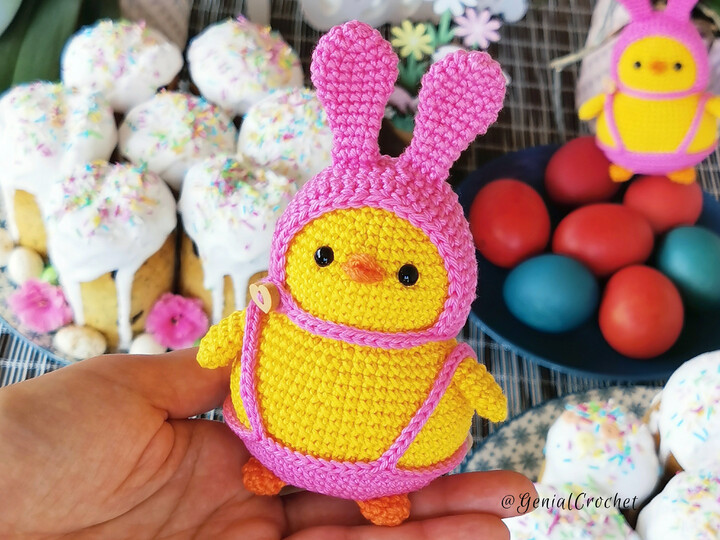 Low Sew Crochet Pattern | Easter Chubby Chick Amigurumi in Bunny Hat