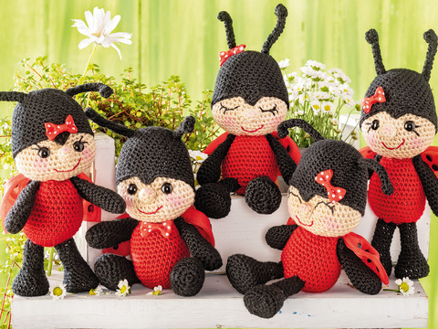 Gehäkelte Marienkäferbande als Tischdeko