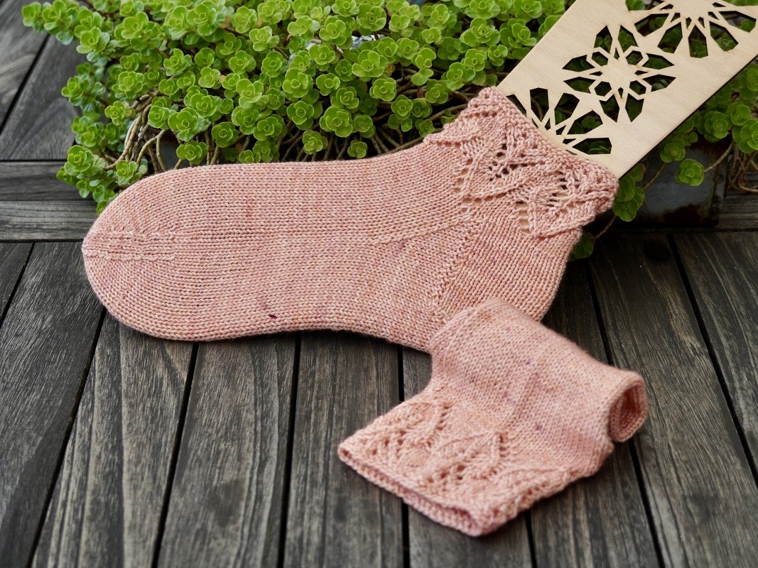 Sneakersocken "Tulips", Strickanleitung, Größe 35 - 42 - Bild 3
