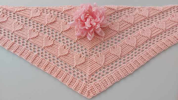Flat triangular scarf „Yeona BE” – crochet pattern - Image 15