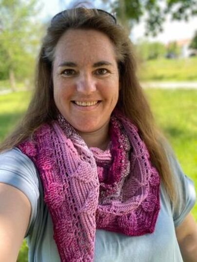 Flaches Dreieckstuch „Yeona BE“ - Häkelanleitung