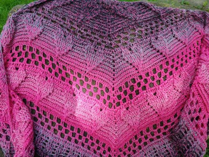 Flaches Dreieckstuch „Yeona BE“ - Häkelanleitung