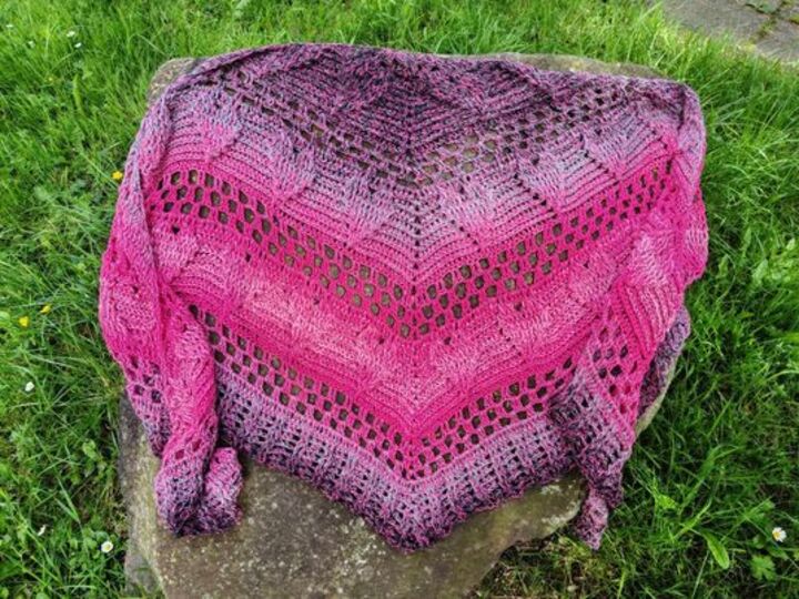 Flaches Dreieckstuch „Yeona BE“ - Häkelanleitung