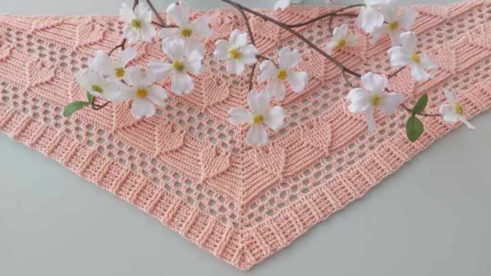 Flaches Dreieckstuch „Yeona BE“ - Häkelanleitung