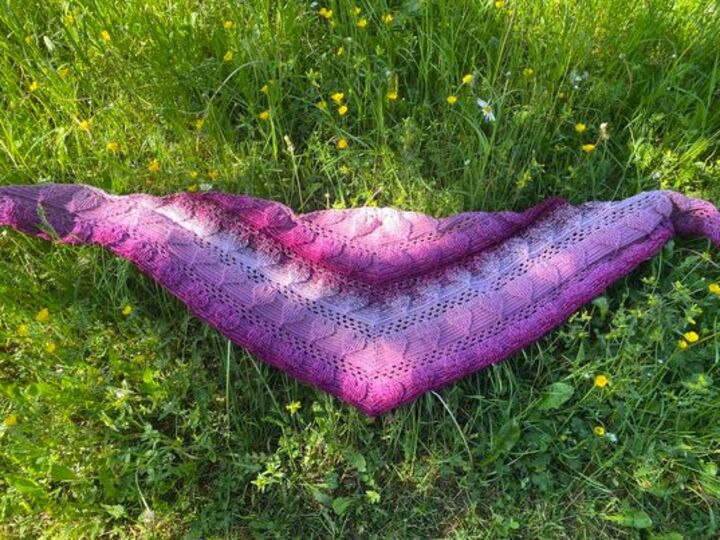 Flaches Dreieckstuch „Yeona BE“ - Häkelanleitung