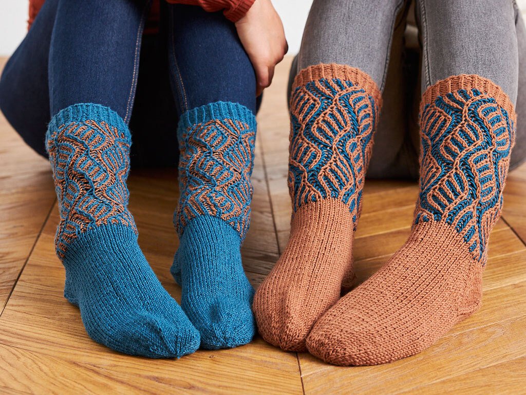 SOCKEN & SOFASOCKEN IN PETROL/CAMEL