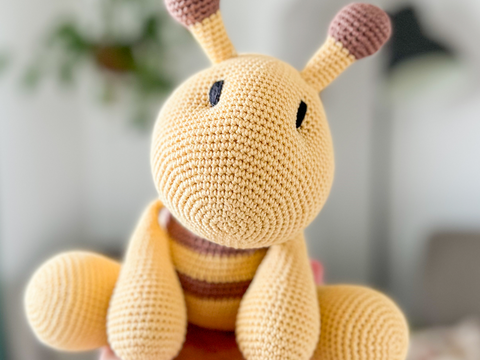 Häkelanleitung XXL-Biene