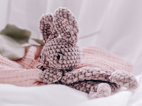 Häkelanleitung für ein kleines Häschen, Mini-Schmusetuch häkeln, PDF Datei