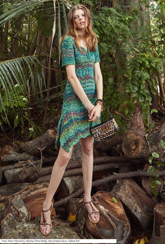 Strickkleid mit Seitenzipfeln - Bild 2