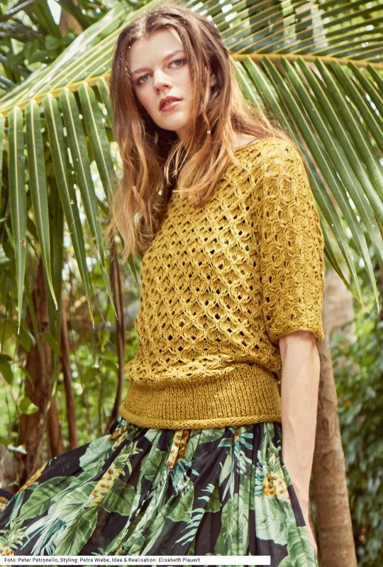 Gestrickter olivgelber Pulli