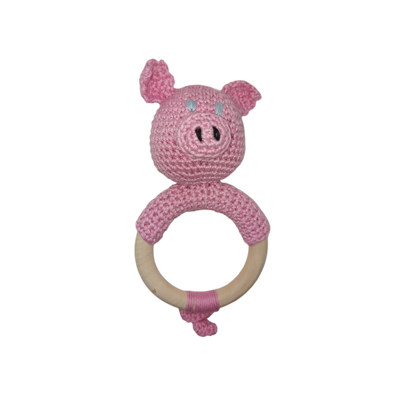 Rosa gehäkelter Greifring Schweinchen mit Holzring
