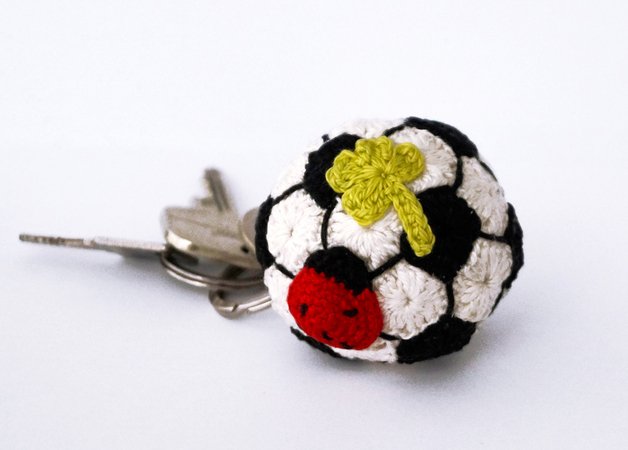 EigenArt Glücksbringer Schlüsselanhänger Fußball Volltreffer