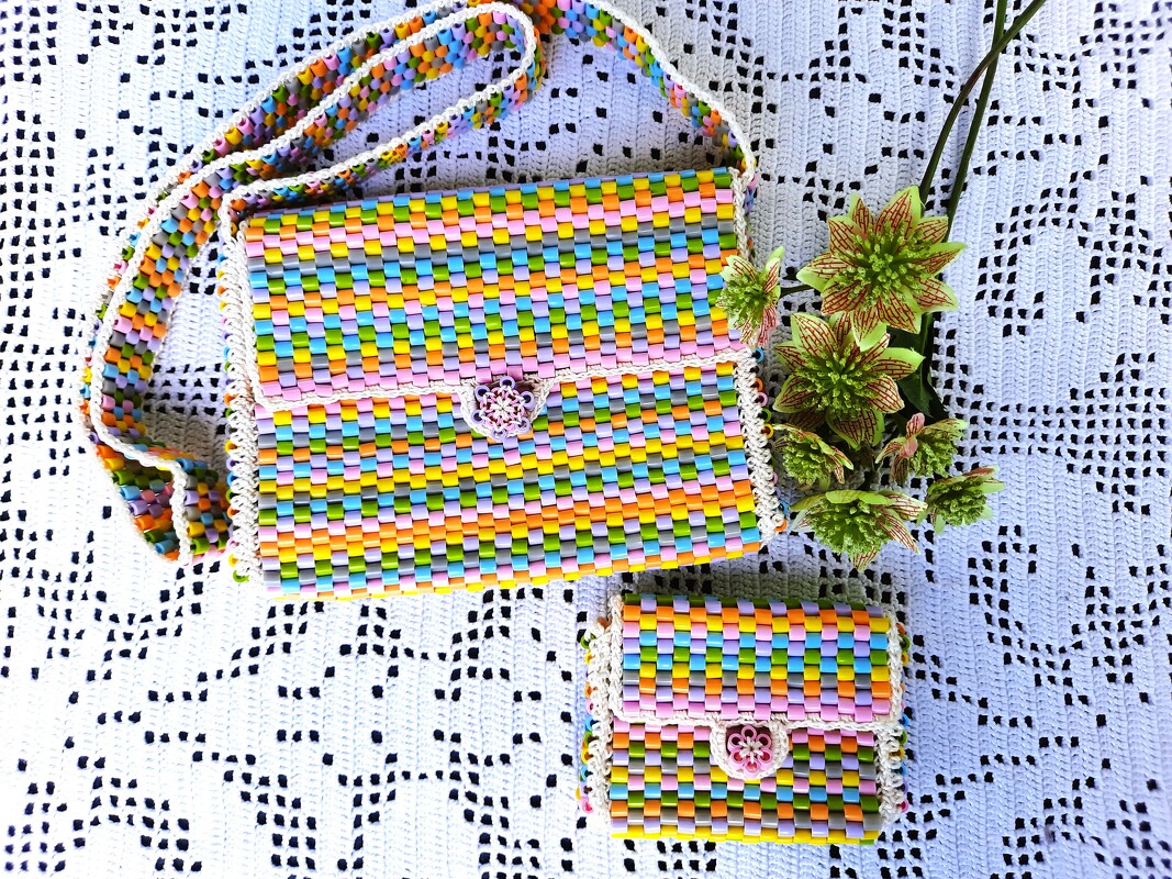 Bunte Perlentäschchen für kleine Damen