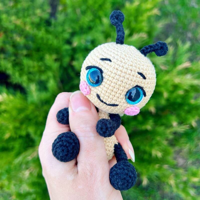 Crochet ant pattern