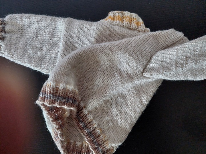 Strickanleitung Baby Pulli ohne Seiten- und Ärmelnaht Größe 56/62!