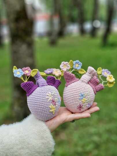 Crochet forget - me - not flowers bouquet in anatomical heart vase