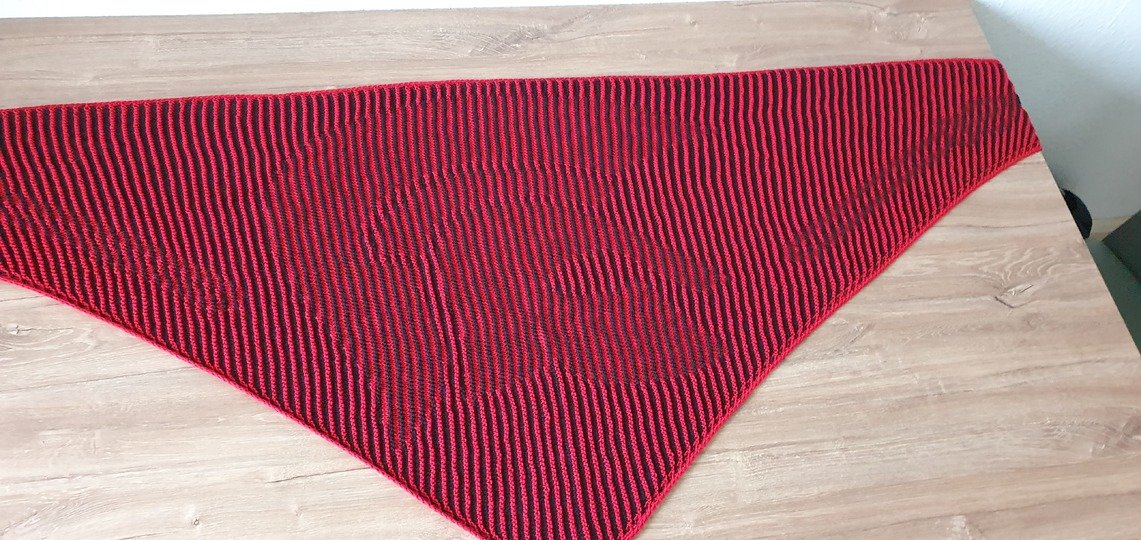 Roman Helmet, Shadow Knitting, Illusion Knitting, Motif Shawl