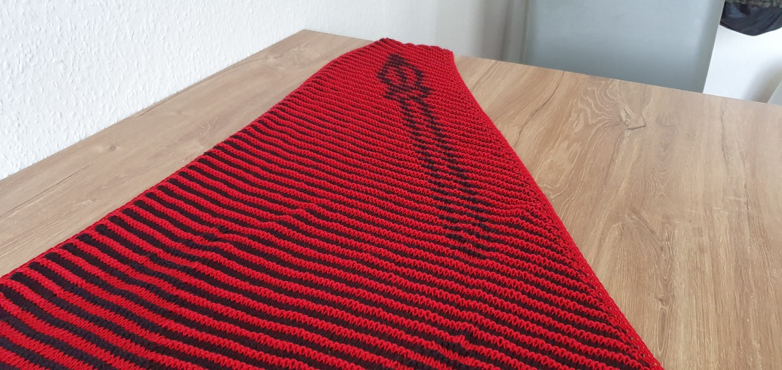 Roman Helmet, Shadow Knitting, Illusion Knitting, Motif Shawl