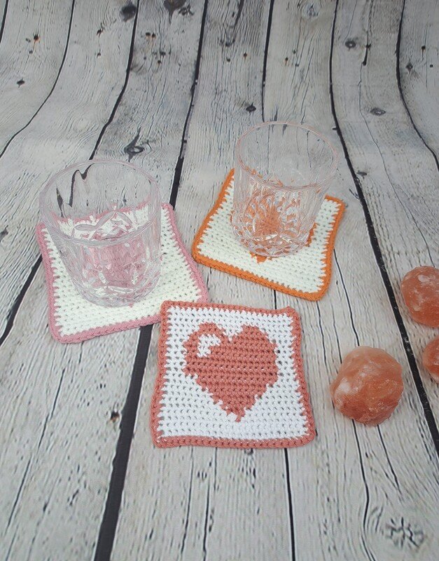 Beautiful Heart Coaster Tapestry Crochet Pattern - Image 3