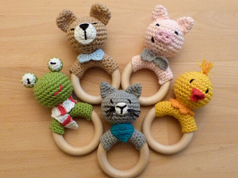 Crochet pattern animal gripping ring