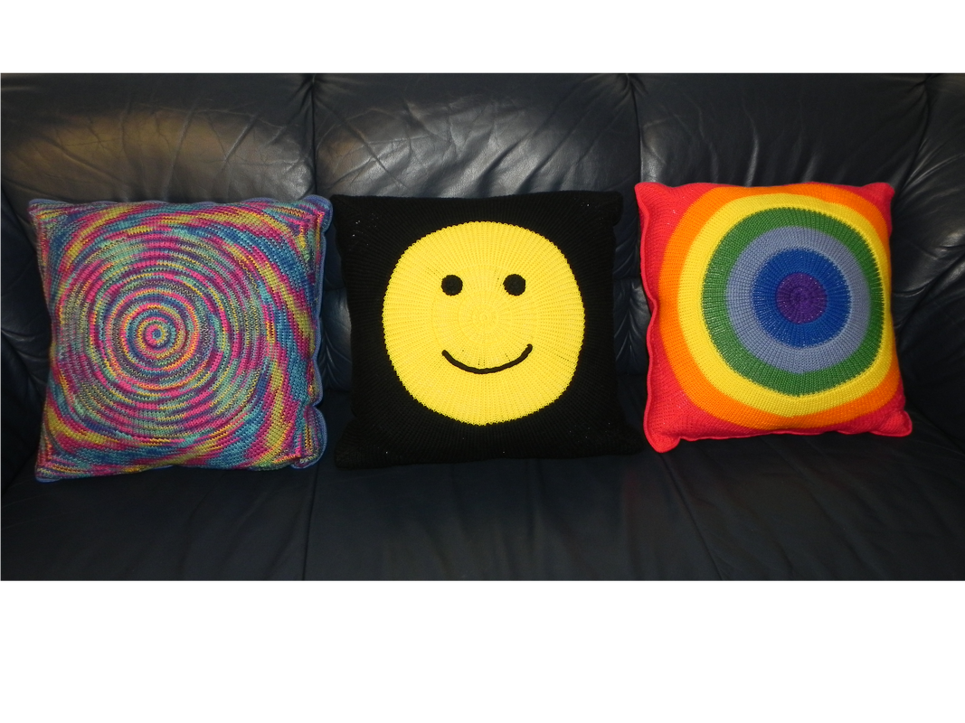 Kissen Regenbogen, Smiley, Bunt, fertige Strickanleitung zum Nachstricken