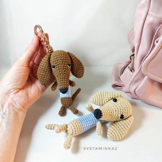 Dachshund Crochet Pattern/ Sausage Dog/ Wiener Dog/ Amigurumi Keychain/ Toy