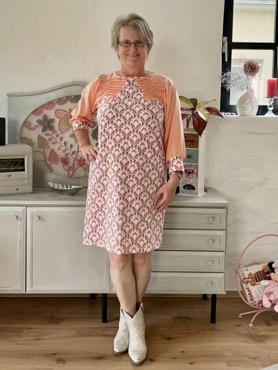 Leea Kleider oder Shirt Schnitt mit Faltenpartie 32 - 44