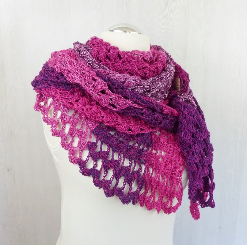 Crochet pattern SommerTreedy a light and airy triangular shawl - Image 7