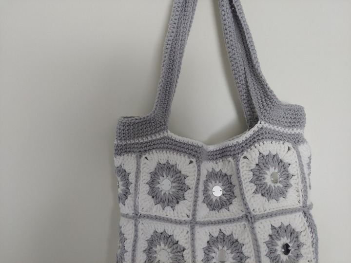 Häkelanleitung für die Tasche / den Shopper Granny Square Mirror Bag!