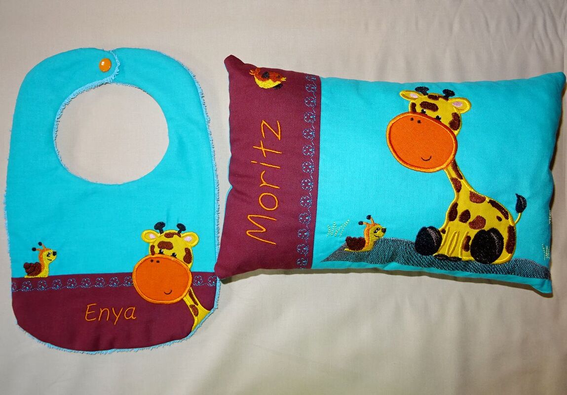 Stickdatei - Giraffe mit Schnecke Kissen und Lätzchen SET ITH