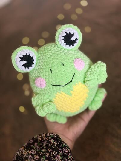 Crochet jumbo frog squishy amigurumi pattern - Low Sew amigurumi pattern