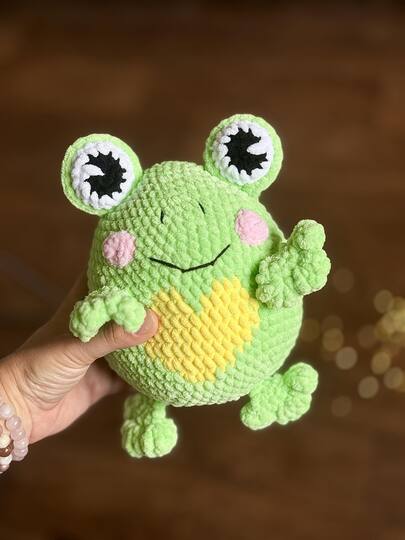 Crochet jumbo frog squishy amigurumi pattern - Low Sew amigurumi pattern