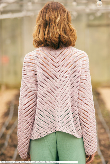 Pulli mit Blattranke und Diagonalrippen in Flieder