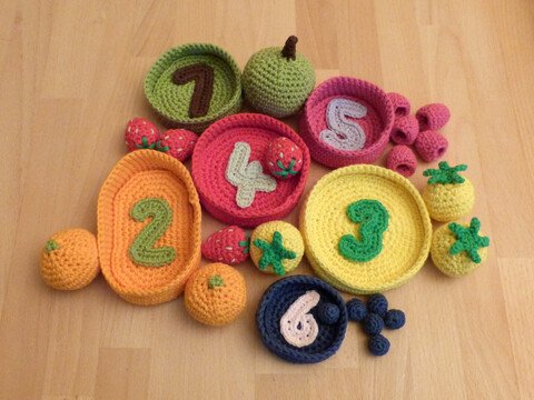 Häkelanleitung für ein Wurf- und Sortierspiel "Obst und Gemüse" Lernspiel