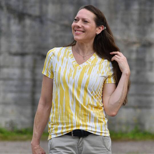 Ebook BASIC-SHIRT Nr.2 V-Ausschnitt Gr. 32-56 + gratis Plott