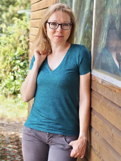 Ebook BASIC-SHIRT Nr.2 V-Ausschnitt Gr. 32-56 + gratis Plott