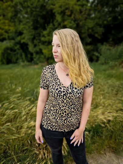 Ebook BASIC-SHIRT Nr.2 V-Ausschnitt Gr. 32-56 + gratis Plott