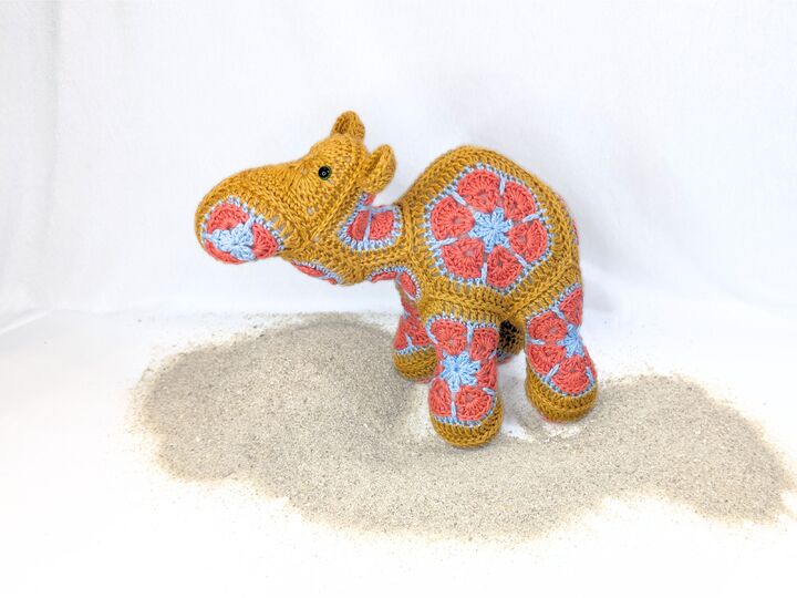 The Baby - Camel with African Flowers crochet pattern PDF DYN