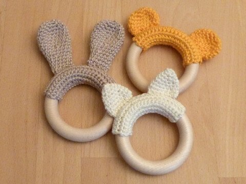 Crochet pattern teething ring with ears