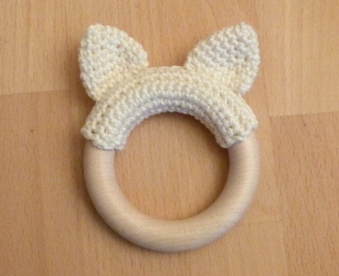 Crochet pattern teething ring with ears