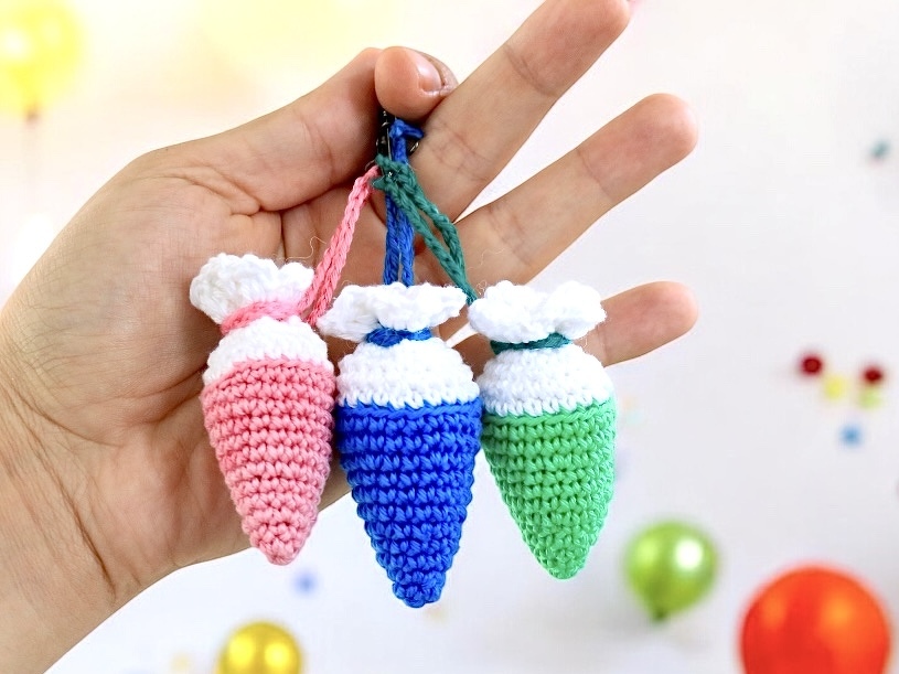 School Cone Pendant - Crochet Pattern - Image 4