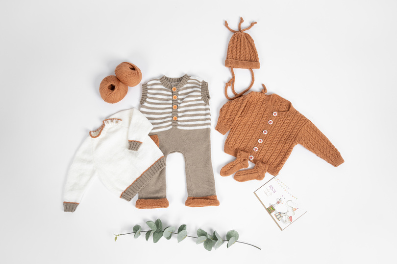 Baby Merino Soft Latzhose mit Streifen