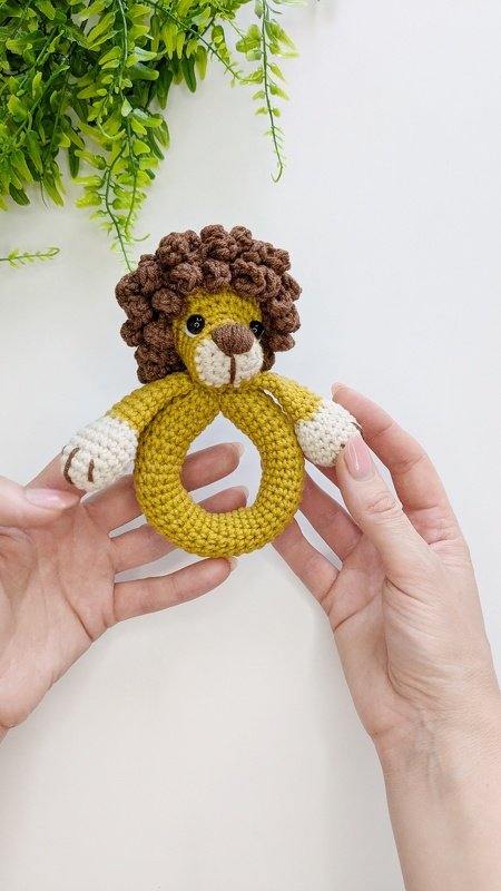 Crochet baby rattle pattern, amigurumi lion pattern, crochet safari animals - Image 6