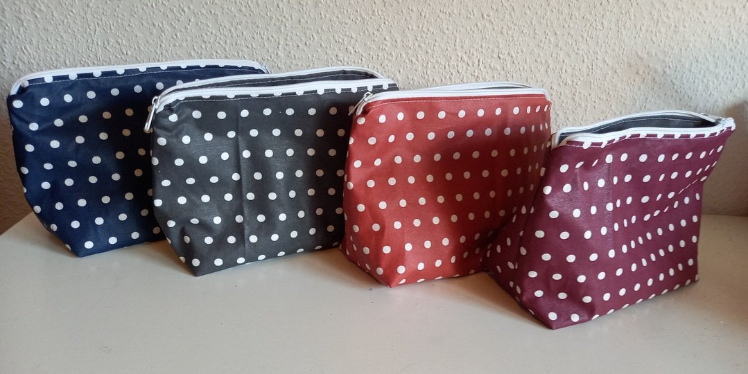 Set Kosmetiktasche und Kulturbeutel "Hugo" Schnittmuster und Anleitung