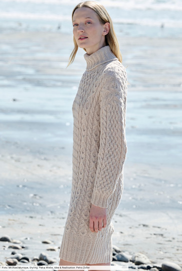 Kleid mit Zopfstrukturen