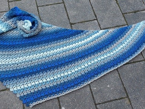 Häkelanleitung asymmetrisches Dreieckstuch Trudi