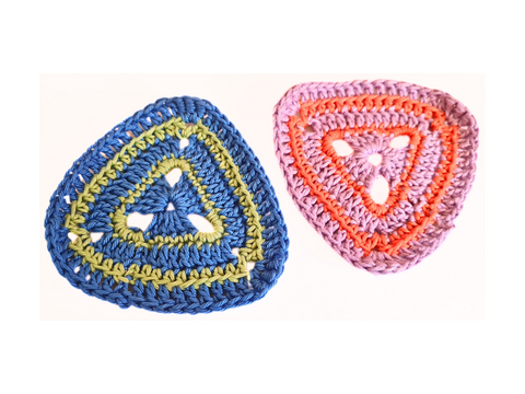 Häkelanleitung dreieickiger Untersetzer Sankakukei