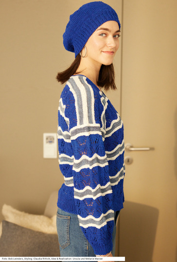 Jacke in Hell- und Royalblau und Ecru mit Mütze in Royalblau