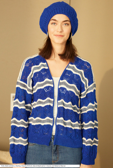 Jacke in Hell- und Royalblau und Ecru mit Mütze in Royalblau